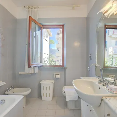 Apartment Casa Vittoria 800m From Sea - Happy