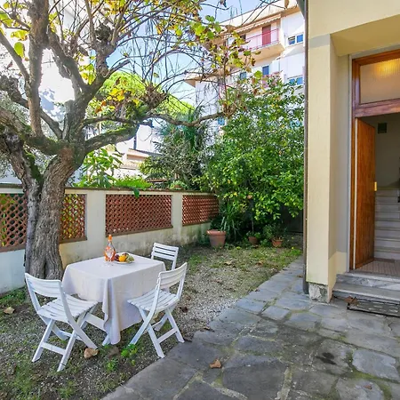 Casa Vittoria 800m From Sea - Happy * Forte dei Marmi