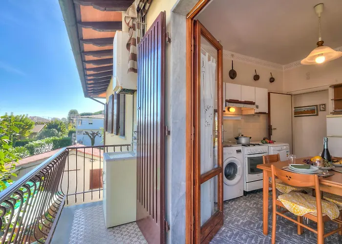 Casa Vittoria 800m From Sea - Happy Apartman Forte dei Marmi