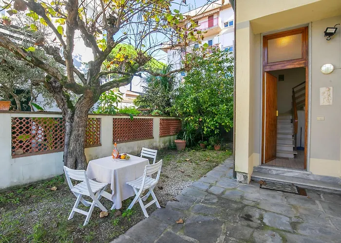 Casa Vittoria 800m From Sea - Happy * Forte dei Marmi